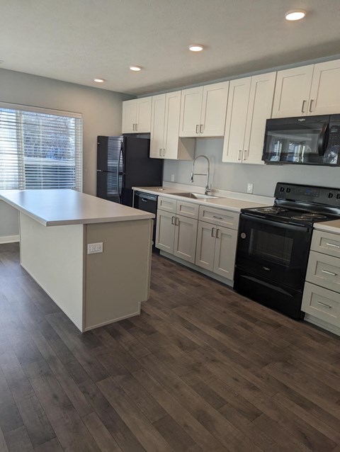 Floor plan for 1 bed, 1 bath, 808 sqft